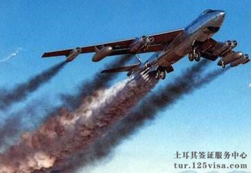 土耳其一客机机翼液体泄露提醒乘坐飞机注意安全 土耳其一客机机翼液体泄露提醒乘坐飞机注意安全