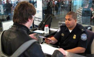 提醒赴泰游客准备好入境相关材料,自觉接受检查 提醒赴泰游客准备好入境相关材料,自觉接受检查