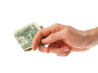 提醒越南游客勿通过支付“小费”换取通关便利 提醒越南游客勿通过支付“小费”换取通关便利