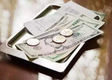 中国游客入境越南被索小费,拒交者被拉到一边扣押护照 中国游客入境越南被索小费,拒交者被拉到一边扣押护照