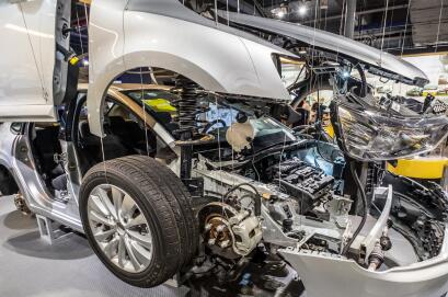 驻新西兰使馆提醒中国游客自驾注意行车安全 驻新西兰使馆提醒中国游客自驾注意行车安全