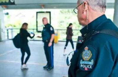 提醒中国公民注意加拿大海关查验电子设备 提醒中国公民注意加拿大海关查验电子设备