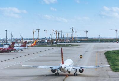 乌鲁木齐—武汉—新加坡航线5月18日开通 乌鲁木齐—武汉—新加坡航线5月18日开通