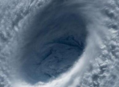 热带气旋“法尼”登陆在即 印度紧急疏散约80万人 热带气旋“法尼”登陆在即 印度紧急疏散约80万人