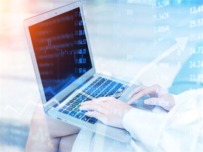 在爱尔兰公民办理领事证件时加强疫情防护 在爱尔兰公民办理领事证件时加强疫情防护