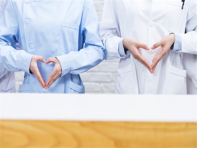 中国驻丹麦大使馆向在丹留学人员发放健康包 中国驻丹麦大使馆向在丹留学人员发放健康包