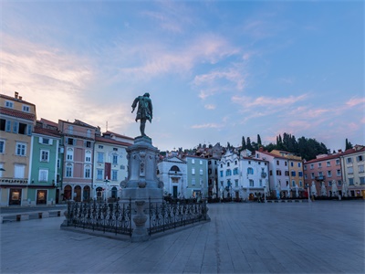 斯洛文尼亚马里博尔举行“欢乐春节”蒙古族歌舞晚会 斯洛文尼亚马里博尔举行“欢乐春节”蒙古族歌舞晚会