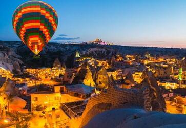 蒋先生和同事一起成功去土耳其乘坐热气球 蒋先生和同事一起成功去土耳其乘坐热气球