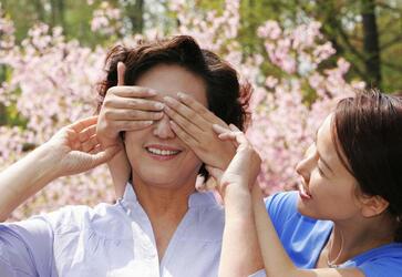 韩小姐和妈妈一起获得柬埔寨签证 韩小姐和妈妈一起获得柬埔寨签证