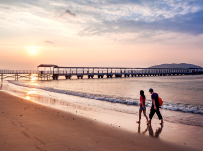 年轻夫妇顺利拿到缅甸签证入境 年轻夫妇顺利拿到缅甸签证入境