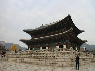 什么人可以申请韩国十年多次签证？