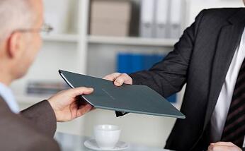 1办理法国签证可以去领事馆递交材料吗? 办理法国签证可以去领事馆递交材料吗?