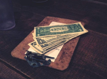 入境越南需要交小费吗? 入境越南需要交小费吗?