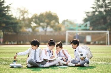 1555664823426208.jpg 学生办理需要哪些材料.jpg