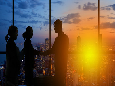 自由职业者办理美国签证的难度大呢？